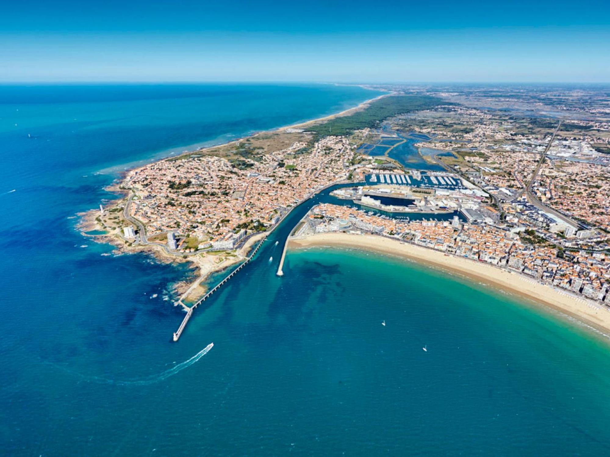 Appartement Moderne Au Centre-Ville, 150M Plage, Wifi, Confort Ideal Pour Familles - Fr-1-92-876 Les Sables-dʼOlonne Exteriör bild